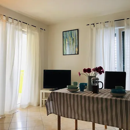 Appartamento Pama Luko 100m From Beach, Tennis Court & Gym, Free Parking *