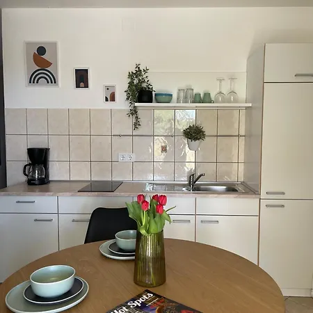 Appartamento Pama Luko 100m From Beach, Tennis Court & Gym, Free Parking San Pietro di Brazza